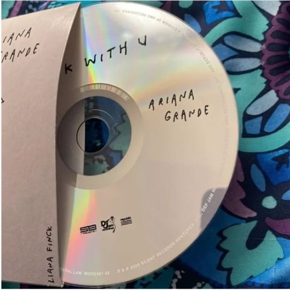 Justin Bieber & Ariana Grande Stuck With U Limited Edition CD - Picture 5 of 16